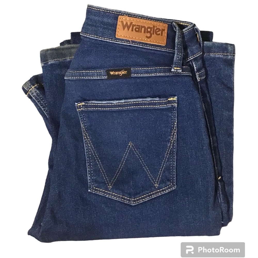 Wrangler Woman’s Bootcut Jeans Fierce Flare NWOT Size 25